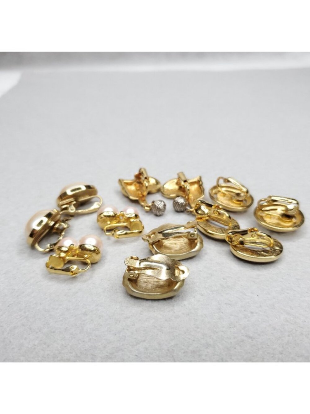 Vintage Clip On Earring Lot Gold Tone Pink White Faux Pearl Kitty Cat MOP 6 pr - Picture 3 of 8